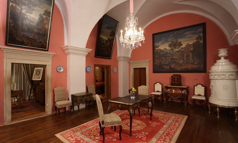 hostinský salon
